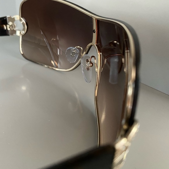 Authentic - Salvatore Ferragamo Sunglasses - Picture 5 of 13